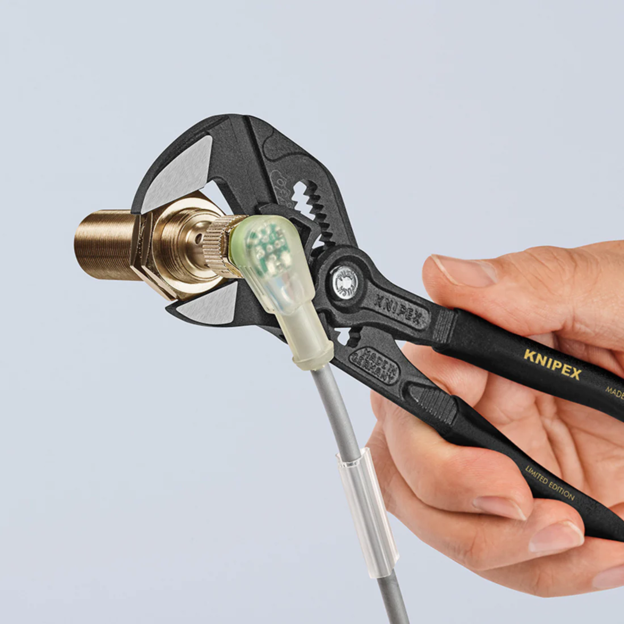 KNIPEX 86 01 180 XMAS Pinza de extensión y llave en una sola herramienta 180 mm (7 1/4″) XMAS 2023 - Edición limitada