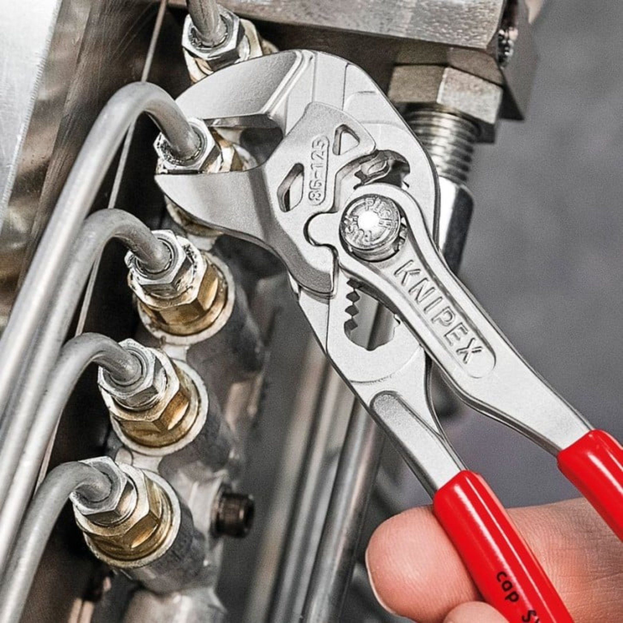KNIPEX 86 03 125 SB Mini pinza de extensión y llave en una sola herramienta 125 mm (5")
