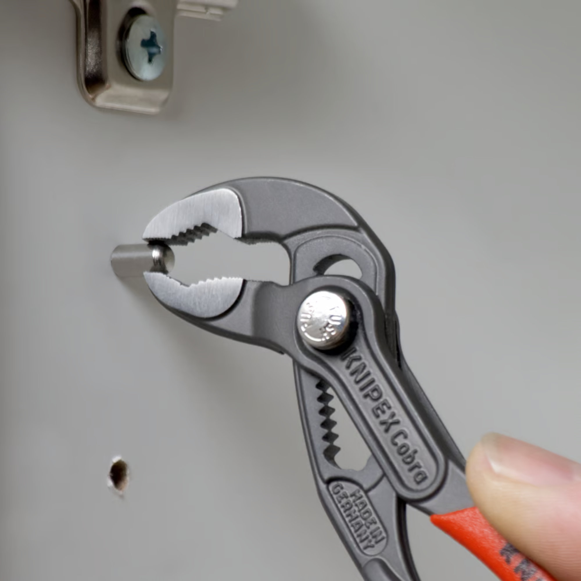 KNIPEX 87 01 125 Pinza de extensión pico de loro Cobra 125 mm (5″)